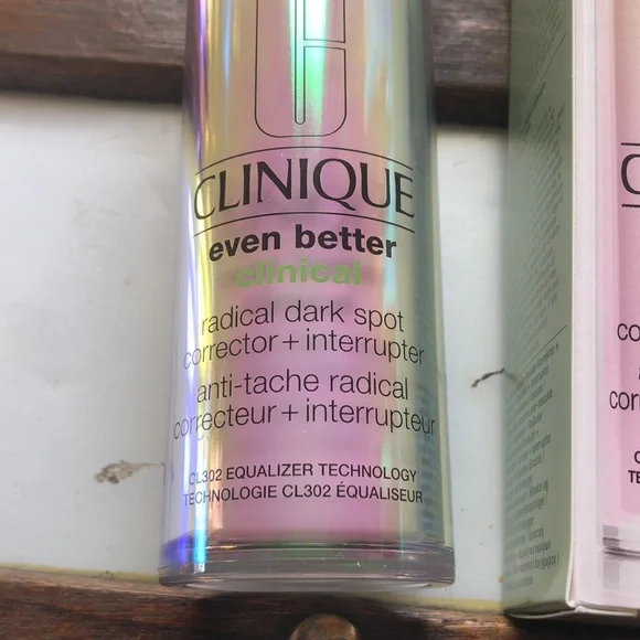 New Clinique Even Better Clinical Radical Dark Spot Corrector+Interruptor - Picture 2 of 7